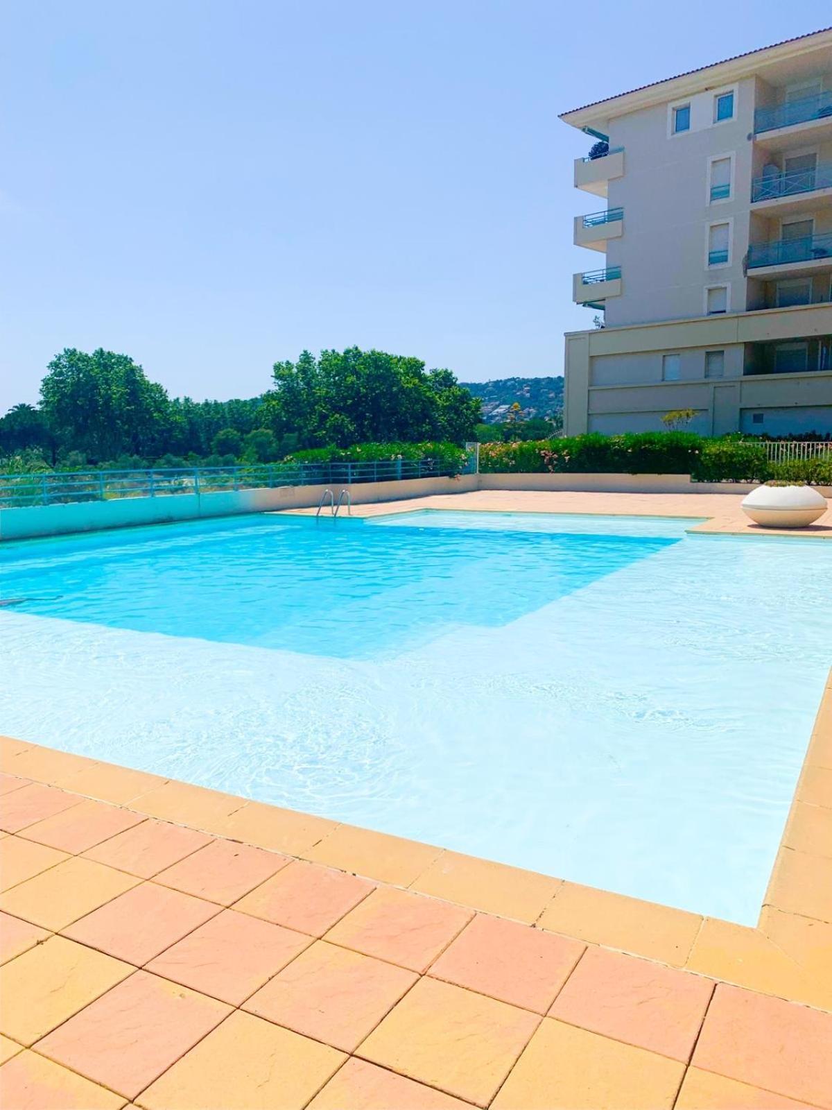אנטיב 1 Bedroom Sea View, Swimming Pool, Beach On Foot, Parking מראה חיצוני תמונה